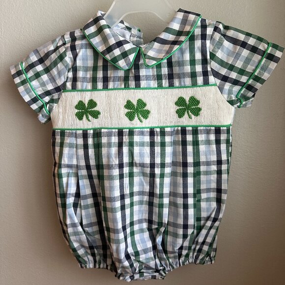 Smockingbird shamrock bubble outfit, smocked and size 9 months - Picture 1 of 2